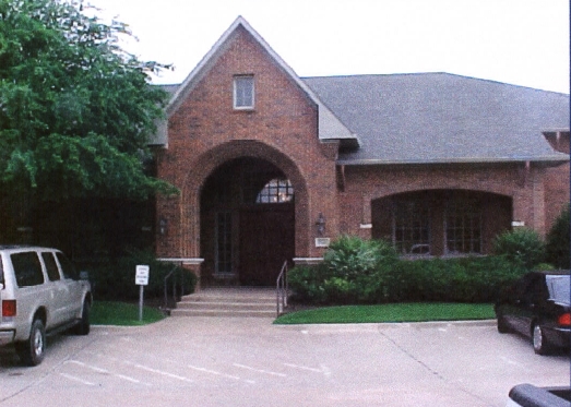 5225 Village Creek Dr, Plano, TX à louer - Photo de l’immeuble – Image 2 sur 5