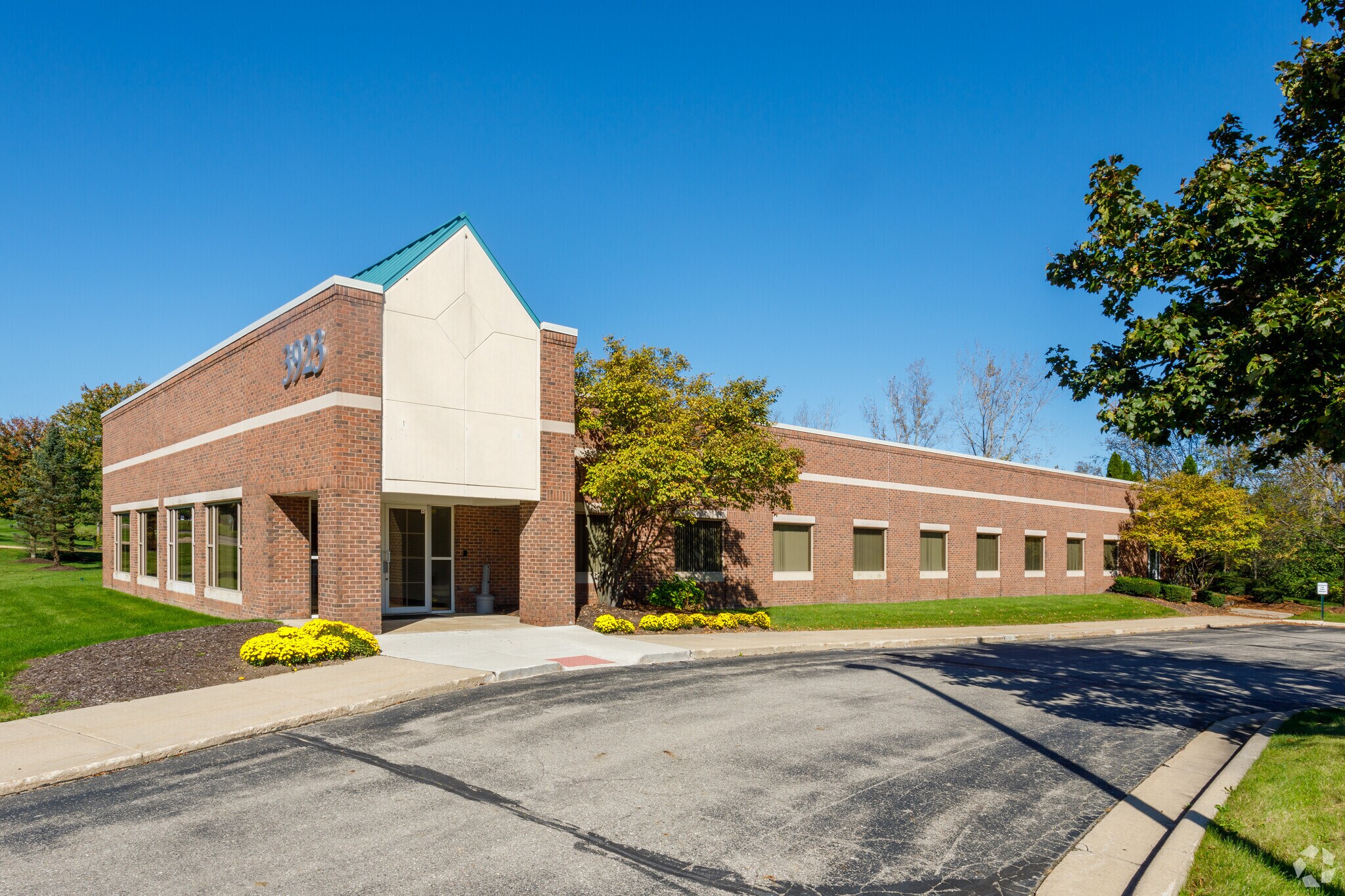 3923 Ranchero Dr, Ann Arbor, MI à vendre Photo principale– Image 1 sur 14