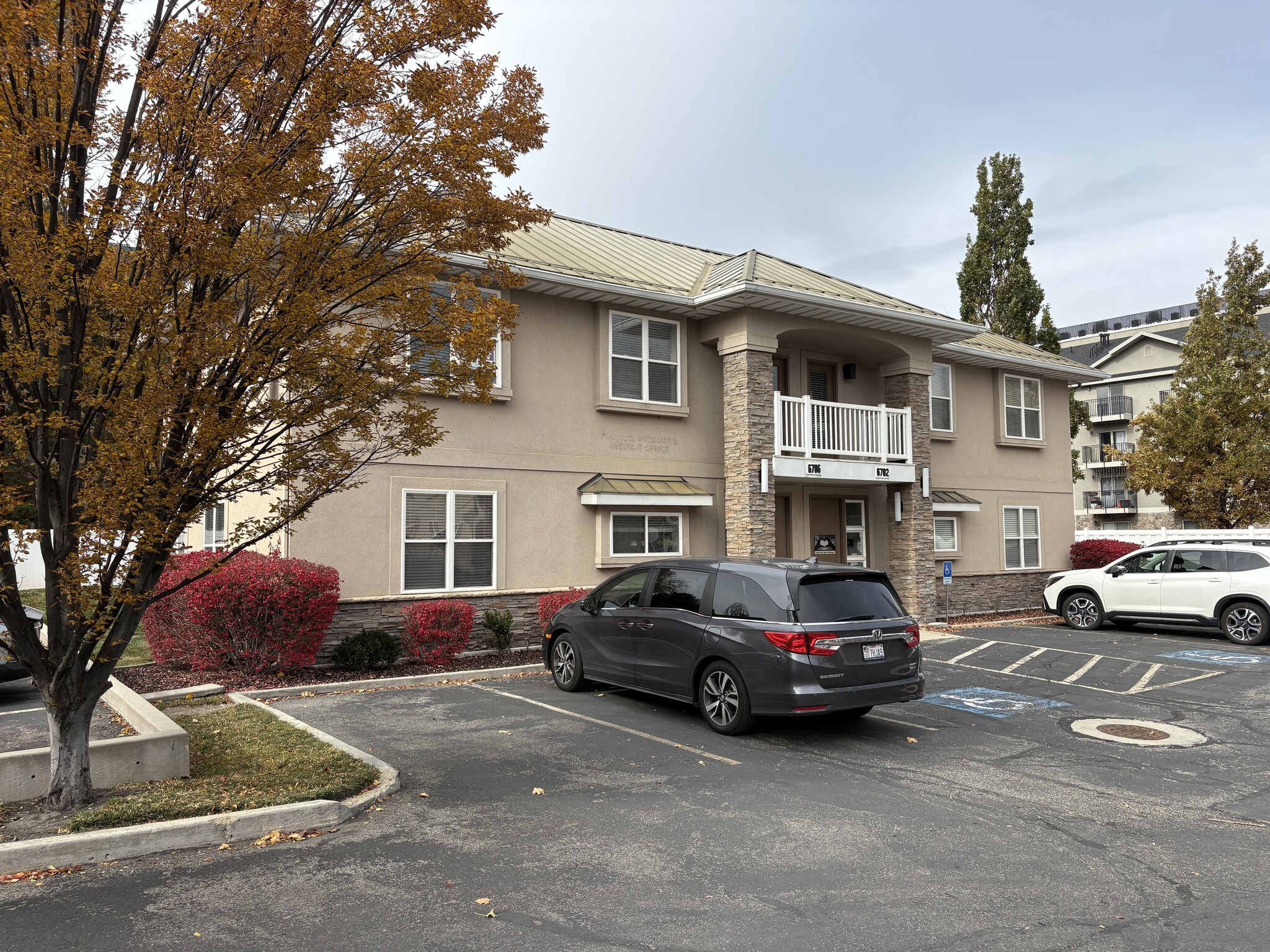 6782-6784 S 1300 E, Salt Lake City, UT à louer Photo intérieure– Image 1 sur 11