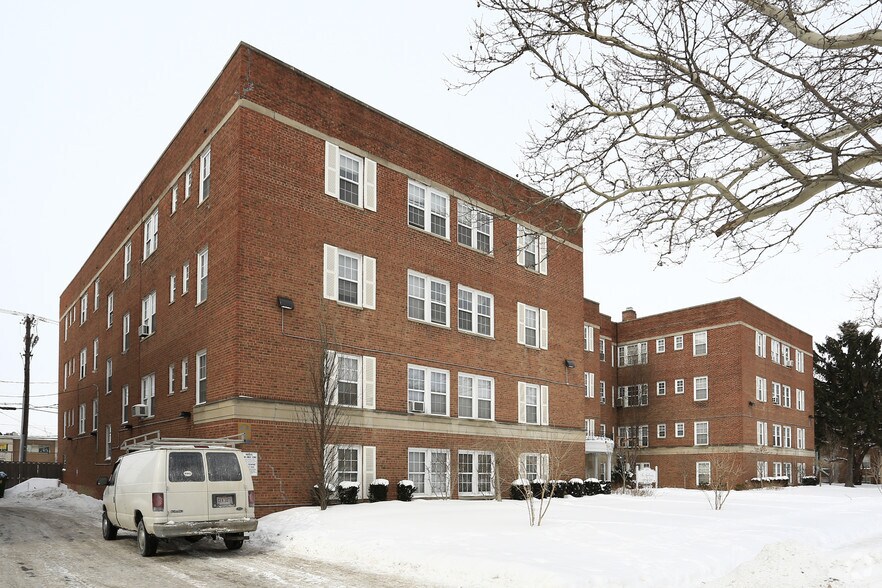 2870 S Moreland Blvd, Cleveland, OH à vendre - Photo de l’immeuble – Image 3 sur 5