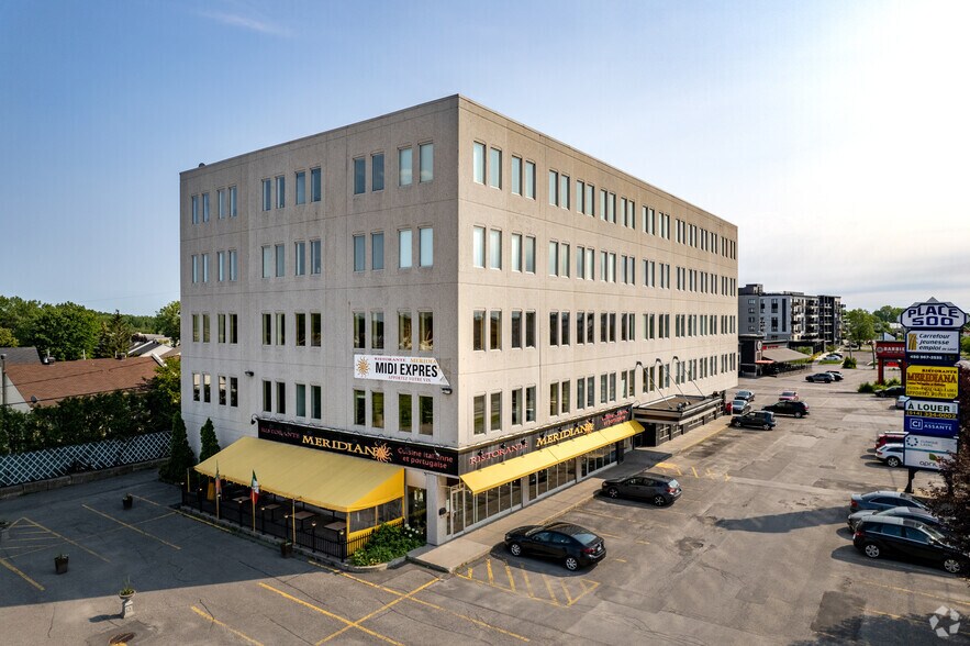500 Boul Saint-Martin O, Laval, QC à louer - Photo de l’immeuble – Image 2 sur 8