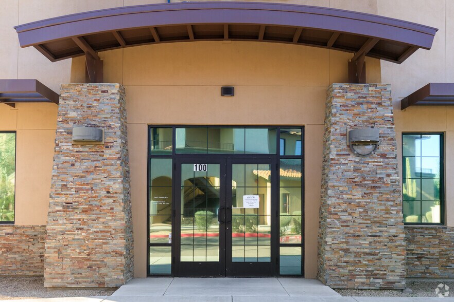 7649 E Pinnacle Peak Rd, Scottsdale, AZ à louer - Photo de l’immeuble – Image 2 sur 5