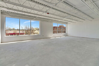 2533-2537 Far Hills Ave, Oakwood, OH à louer Photo de l’immeuble– Image 1 sur 9
