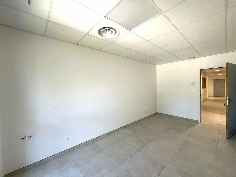 Bureau dans Lorgues à louer Photo intérieure– Image 1 sur 4