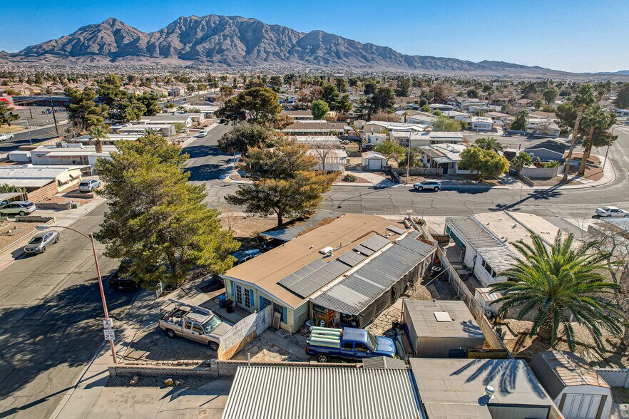 359 Sir Jeffery St, Las Vegas, NV à vendre - Photo de l’immeuble – Image 2 sur 2