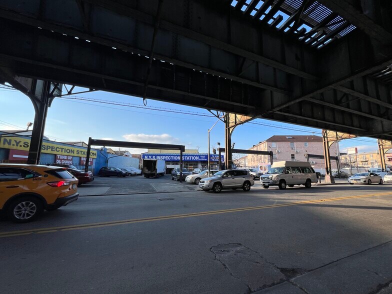 7602 New Utrecht Ave, Brooklyn, NY à vendre - Photo de l’immeuble – Image 2 sur 6