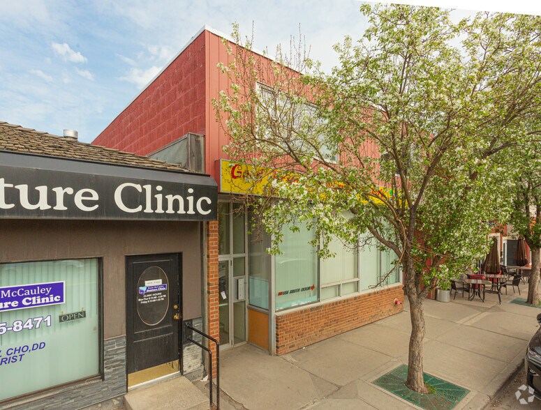 10809-10811 95 St NW, Edmonton, AB à vendre - Photo principale – Image 1 sur 1