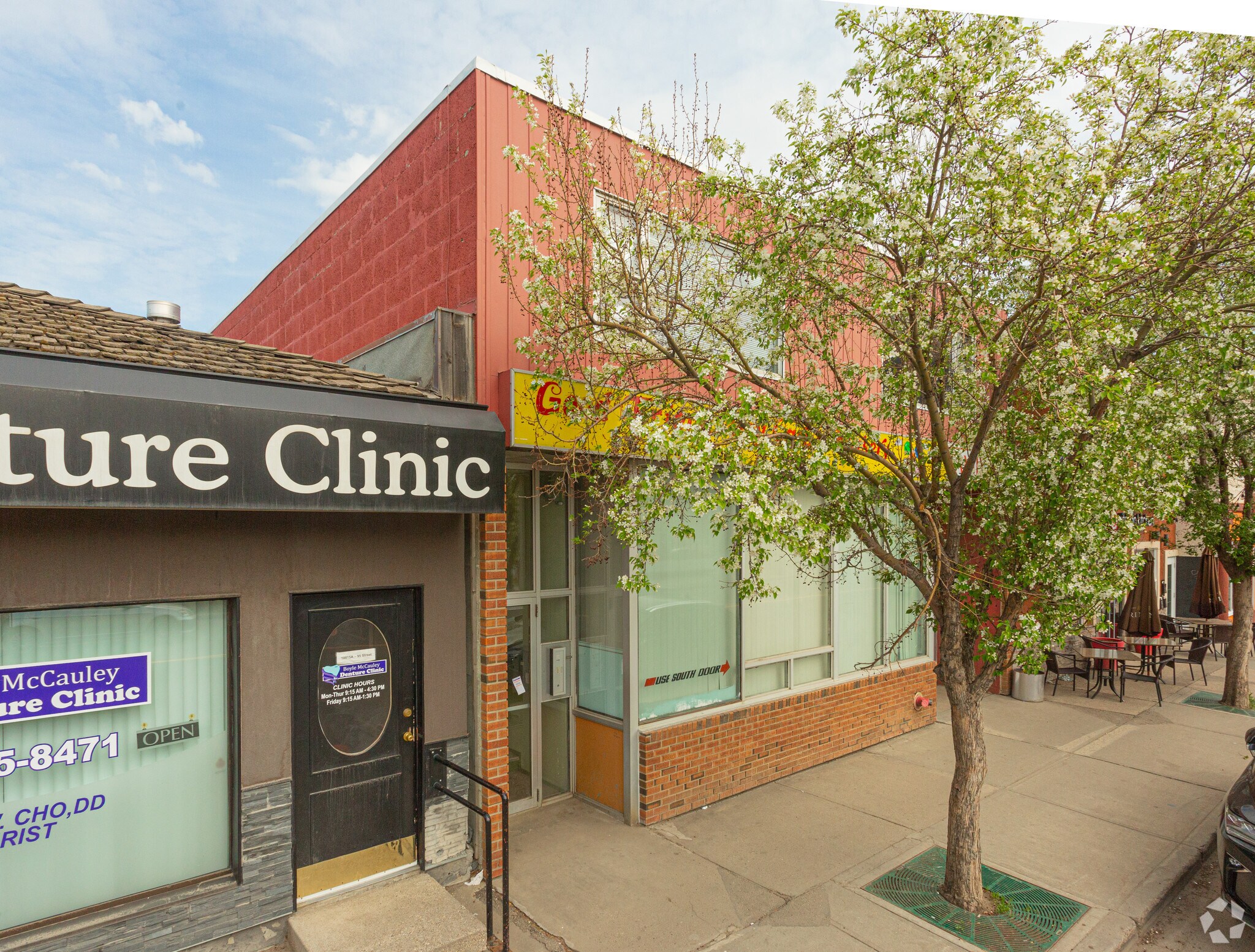 10809-10811 95 St NW, Edmonton, AB à vendre Photo principale– Image 1 sur 2