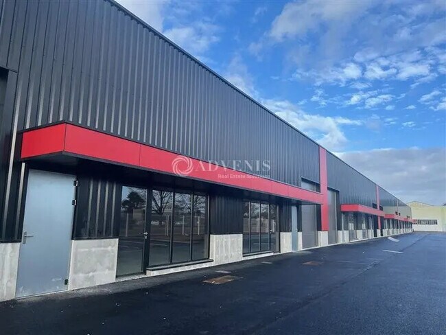 Plus de détails pour Local d’activités à vendre