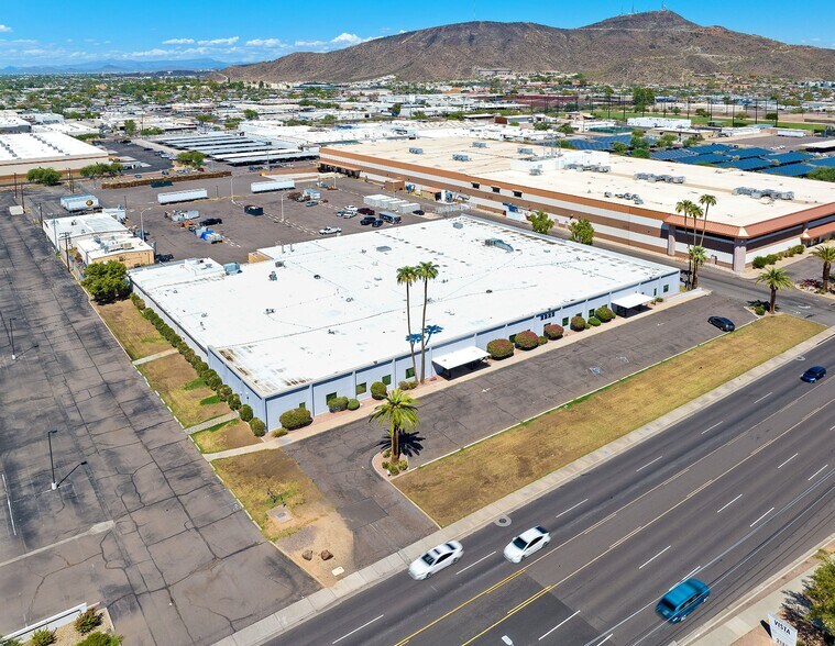 2222 W Peoria Ave, Phoenix, AZ à vendre - Photo de l’immeuble – Image 2 sur 13