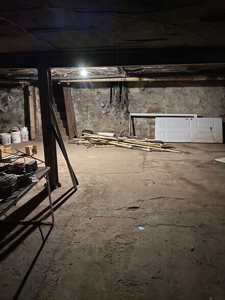 57 Whiting St, New Britain, CT à louer - Photo de l’immeuble – Image 2 sur 18