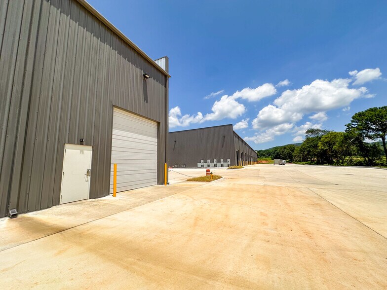2000 Bob Wade NW ln, Huntsville, AL à louer - Photo de l’immeuble – Image 3 sur 36