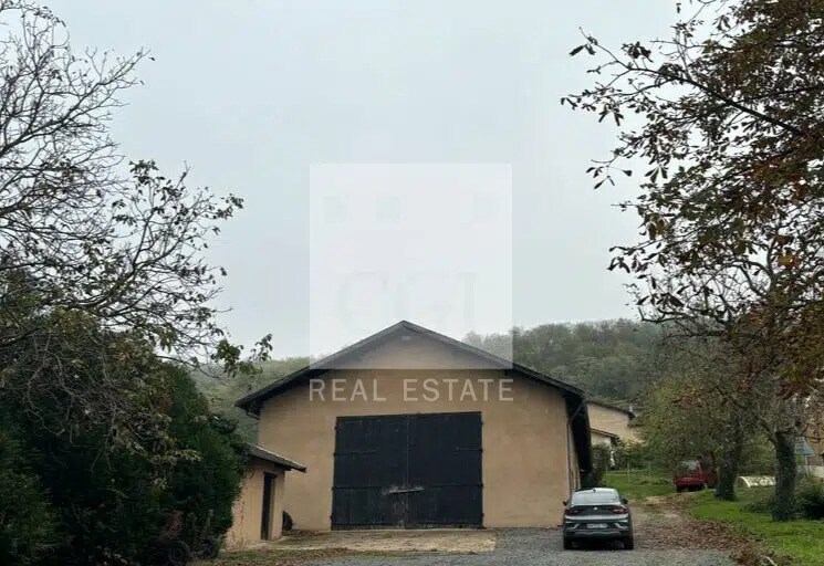2494 Route De Tarare, Porte des Pierres Dorées à louer - Photo de l’immeuble – Image 2 sur 5