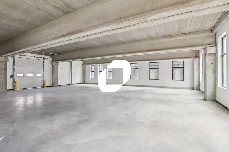 Bureau dans Nanterre à louer - Photo de l’immeuble – Image 2 sur 40