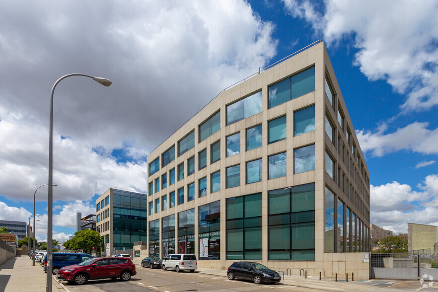 Calle Albasanz, 15 A, Madrid, Madrid à louer - Photo de l’immeuble – Image 1 sur 2