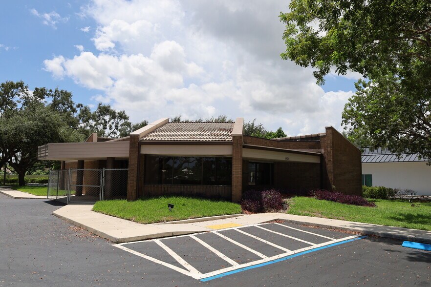 4820 Okeechobee Blvd, West Palm Beach, FL à louer - Photo de l’immeuble – Image 2 sur 15