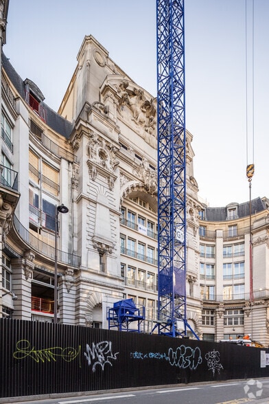 22-32 Rue De Clignancourt, Paris à louer - Photo principale – Image 1 sur 1