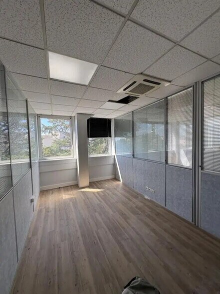 Bureau dans Marseille à louer - Photo de l’immeuble – Image 3 sur 6