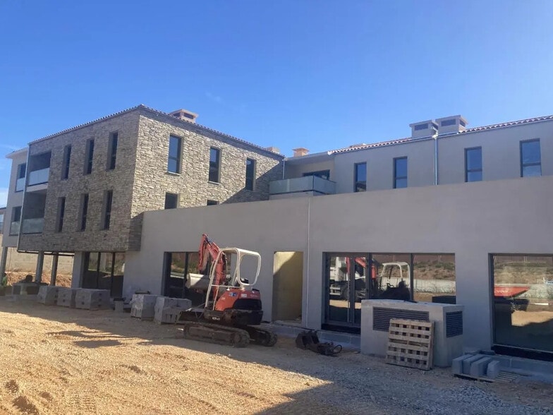 Bureau dans Sanary-sur-Mer à vendre - Photo de la construction – Image 2 sur 15