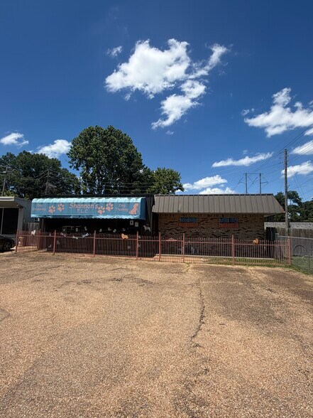 325 Clinton Blvd, Clinton, MS à vendre - Photo de l’immeuble – Image 2 sur 8