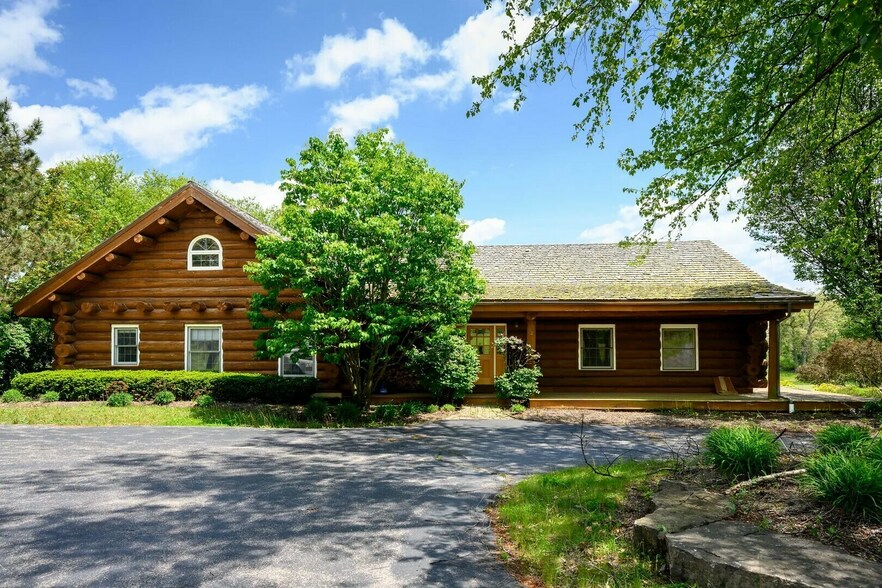 4418 Richmond Rd, Ringwood, IL à vendre - Photo principale – Image 1 sur 31