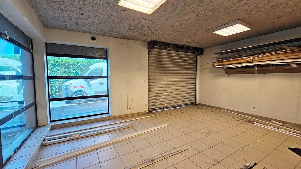 Local d’activités dans Champigny-sur-Marne à louer - Photo de l’immeuble – Image 3 sur 12