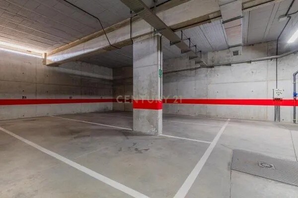 Bureau dans Coslada, Madrid à louer - Photo de l’immeuble – Image 3 sur 4