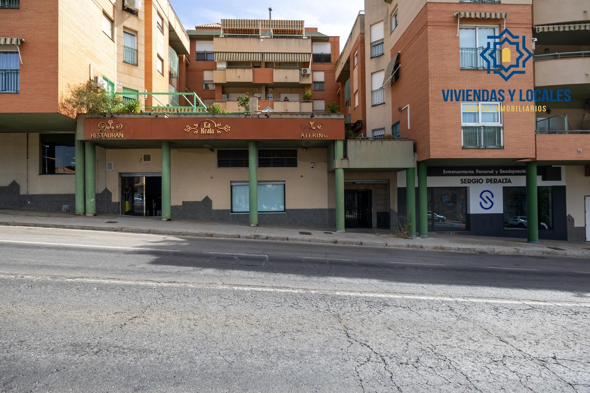 Avenida Santa María de la Alhambra, Granada, Granada à vendre Photo de l’immeuble– Image 1 sur 35
