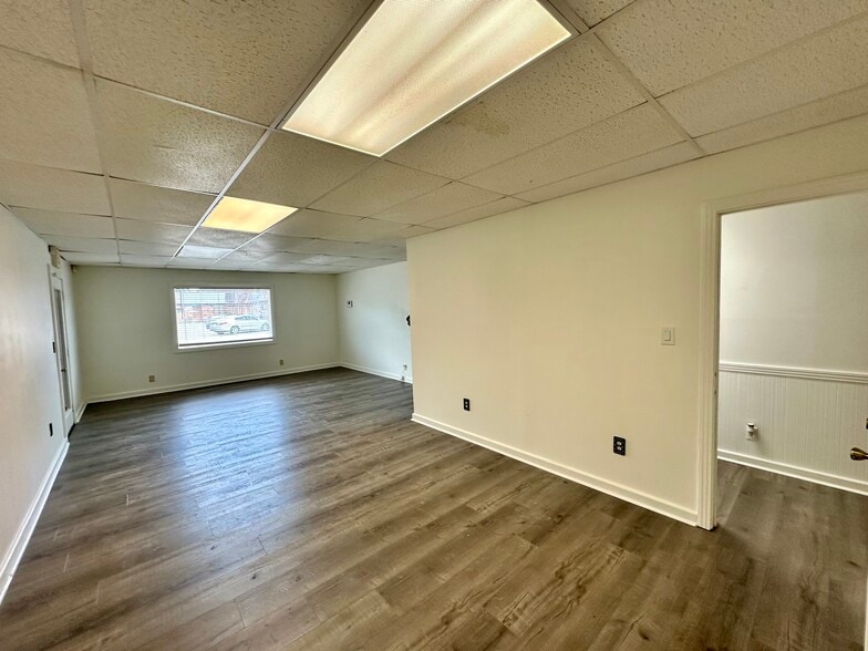 630-680 N 7th St, Beaumont, TX à louer - Photo intérieure – Image 2 sur 8