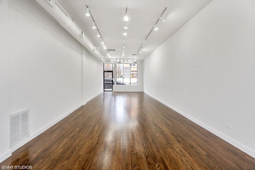 2460-2468 N Clark St, Chicago, IL à louer - Photo de l’immeuble – Image 2 sur 3