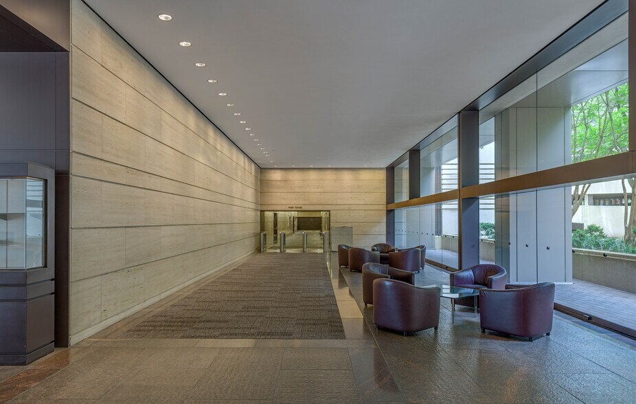 5400 Westheimer Ct, Houston, TX à vendre - Photo intérieure – Image 3 sur 8