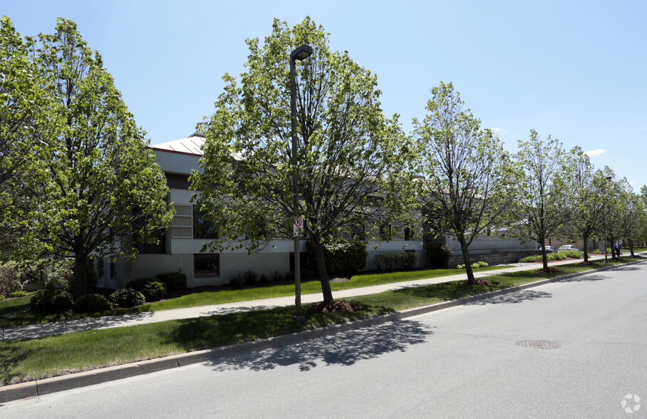 130 Research Ln, Guelph, ON à vendre - Photo de l’immeuble – Image 2 sur 3