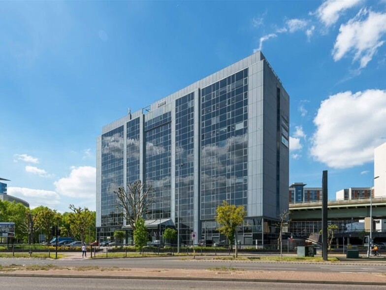 1000 Great West Rd, Brentford à louer - Photo de l’immeuble – Image 1 sur 122