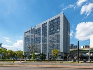 Plus de détails pour 1000 Great West Rd, Brentford - Bureau, Local commercial à louer