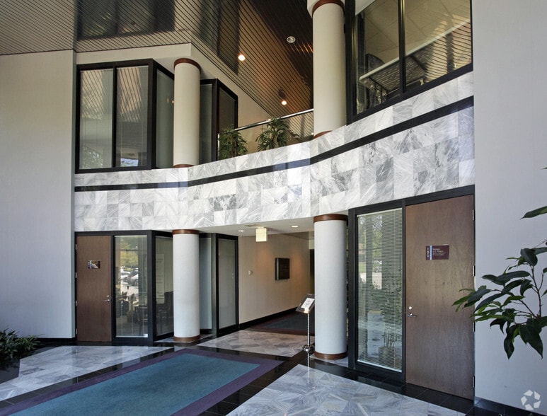 720 Moorefield Park Dr, Richmond, VA à louer - Hall d’entrée – Image 2 sur 8