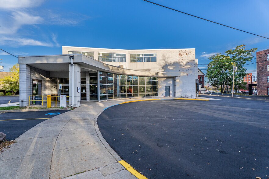 Downtown Buffalo Medical/Office Portfoli portefeuille de 3 biens à vendre sur LoopNet.fr - Photo de l’immeuble – Image 2 sur 81