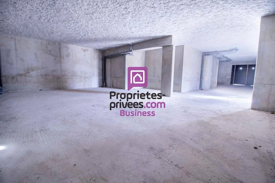 Local d'activités dans Monteux à vendre - Photo de l’immeuble – Image 3 sur 6