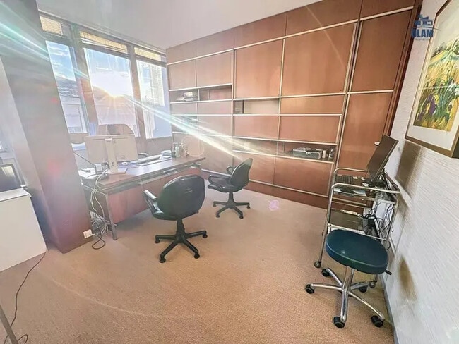 Plus de détails pour Local commercial à louer