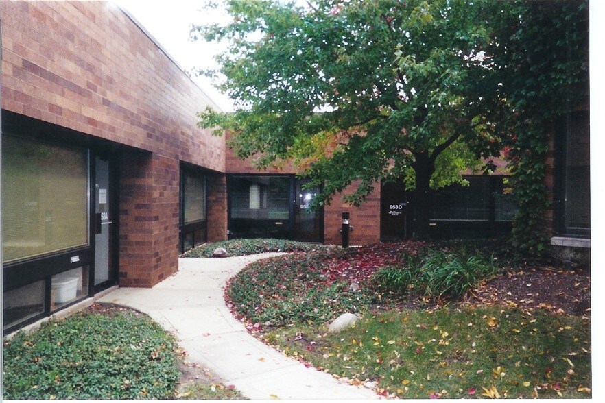 951 N Plum Grove Rd, Schaumburg, IL à vendre - Photo principale – Image 1 sur 83