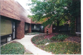 Plus de détails pour 951 N Plum Grove Rd, Schaumburg, IL - Bureau à vendre