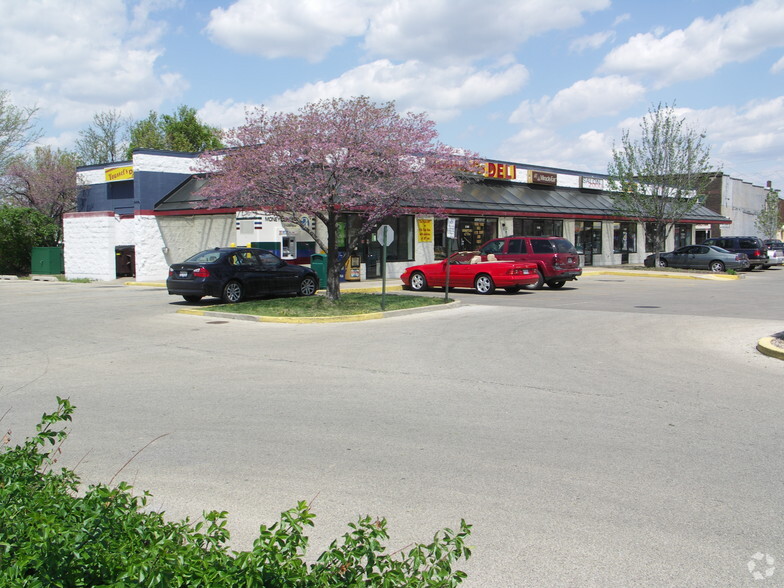 100 E Washington St, East Peoria, IL à louer - Photo de l’immeuble – Image 3 sur 9