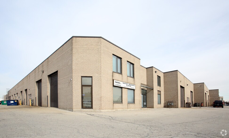 13 Kenview Blvd, Brampton, ON à vendre - Photo de l’immeuble – Image 2 sur 7