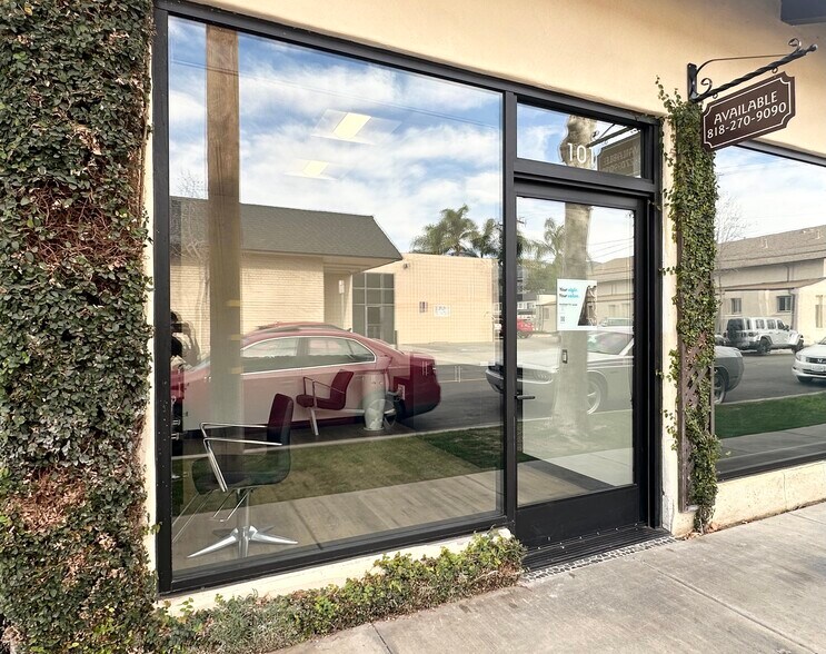 241 N Maclay Ave, San Fernando, CA à louer - Photo de l’immeuble – Image 2 sur 7