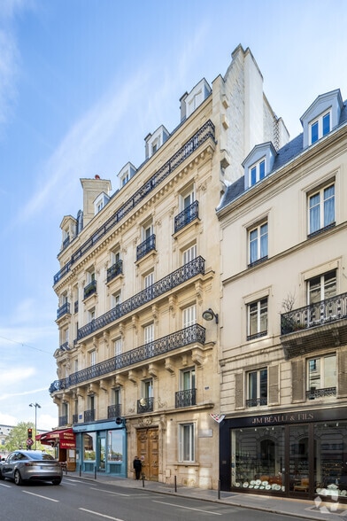 1 Rue Du Bac, Paris à louer - Photo de l’immeuble – Image 2 sur 2