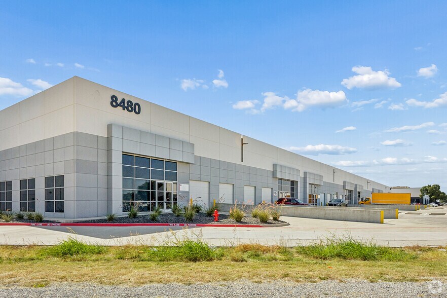 8480 Esters Blvd, Irving, TX à louer - Photo de l’immeuble – Image 1 sur 22