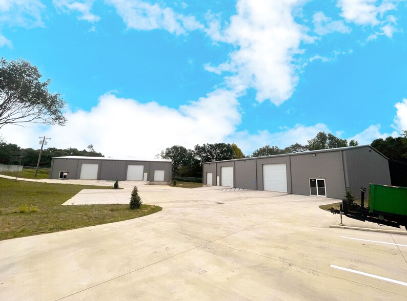 2589 E Phillips Rd, Greer, SC à louer - Photo de l’immeuble – Image 1 sur 4