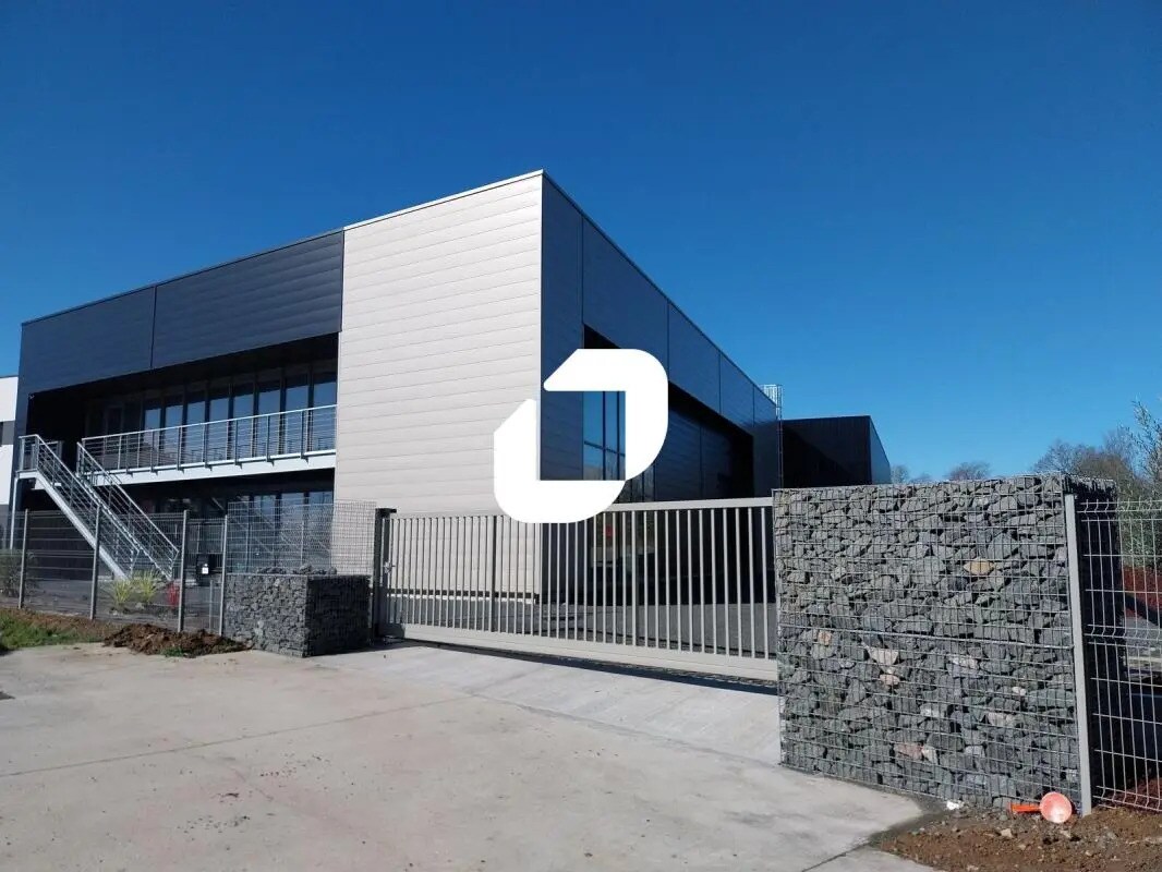 Local d’activités dans Couëron à louer Photo de l’immeuble– Image 1 sur 13