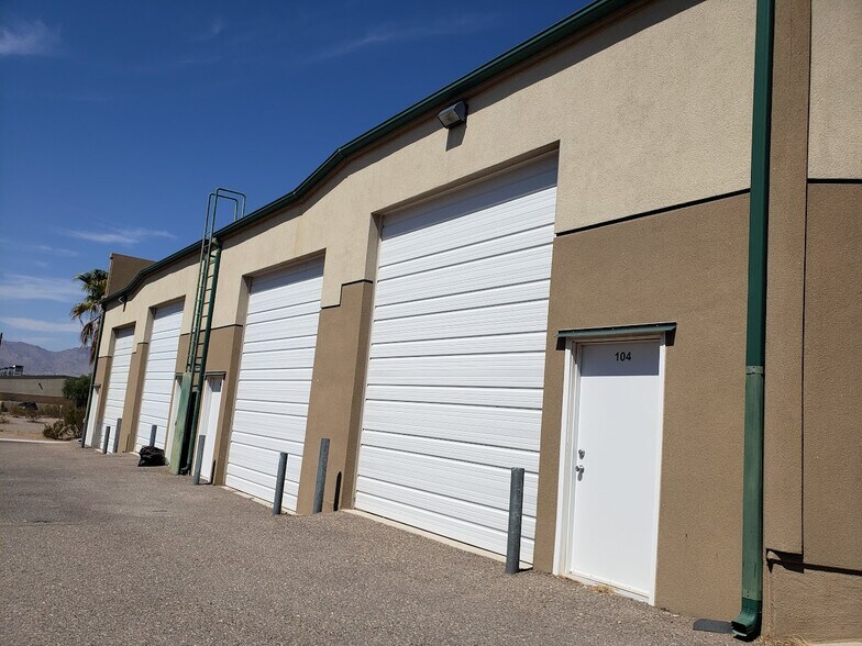 4140 S Lynn Dr, Fort Mohave, AZ à louer - Photo de l’immeuble – Image 3 sur 7