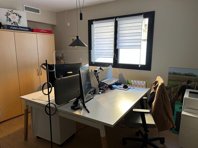 Bureau dans Bordeaux à louer - Photo de l’immeuble – Image 2 sur 11