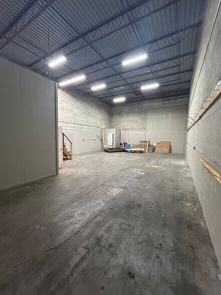 1624 SE Village Green Dr, Port Saint Lucie, FL à louer - Photo de l’immeuble – Image 2 sur 8